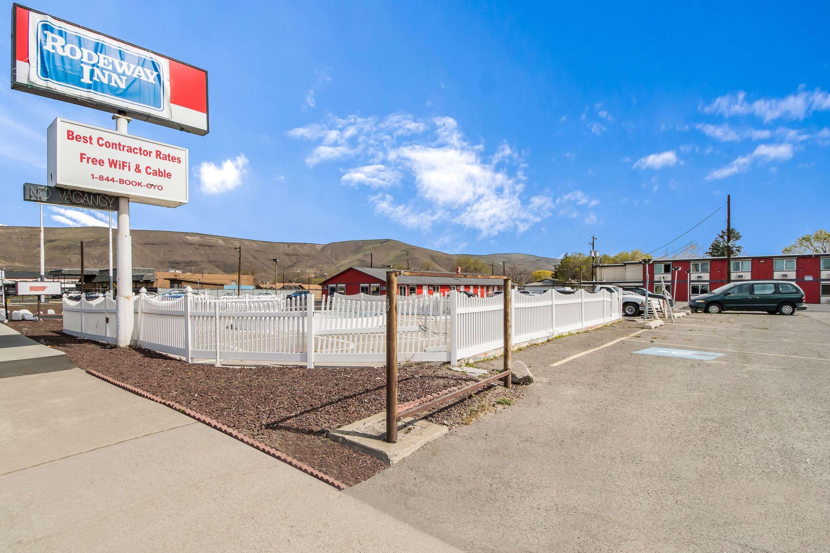 Rodeway Inn Yakima Exterior photo
